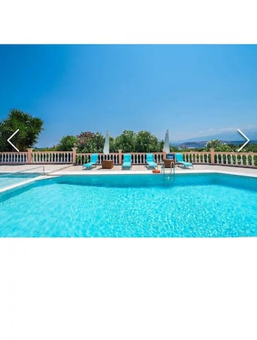 Villa Roula with Private pool gallery image 5