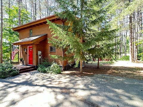 Crystal Mountain Cabin - Shuttle Pass Included!