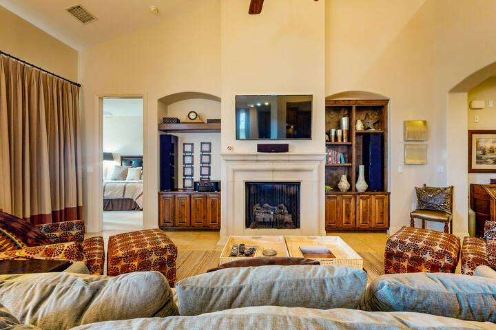 All-Suite 3BR Lakeview 1st-Floor | Patio gallery image 3