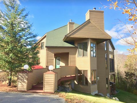 CR6 Beautiful Views, walk to ski, dog-friendly