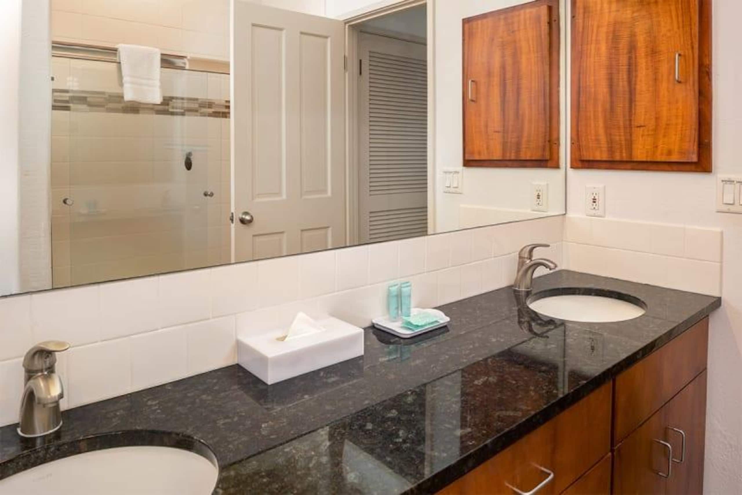 Condo in KAILUA-KONA · ★4.86 · 2 bedrooms · 2 baths - Image 12