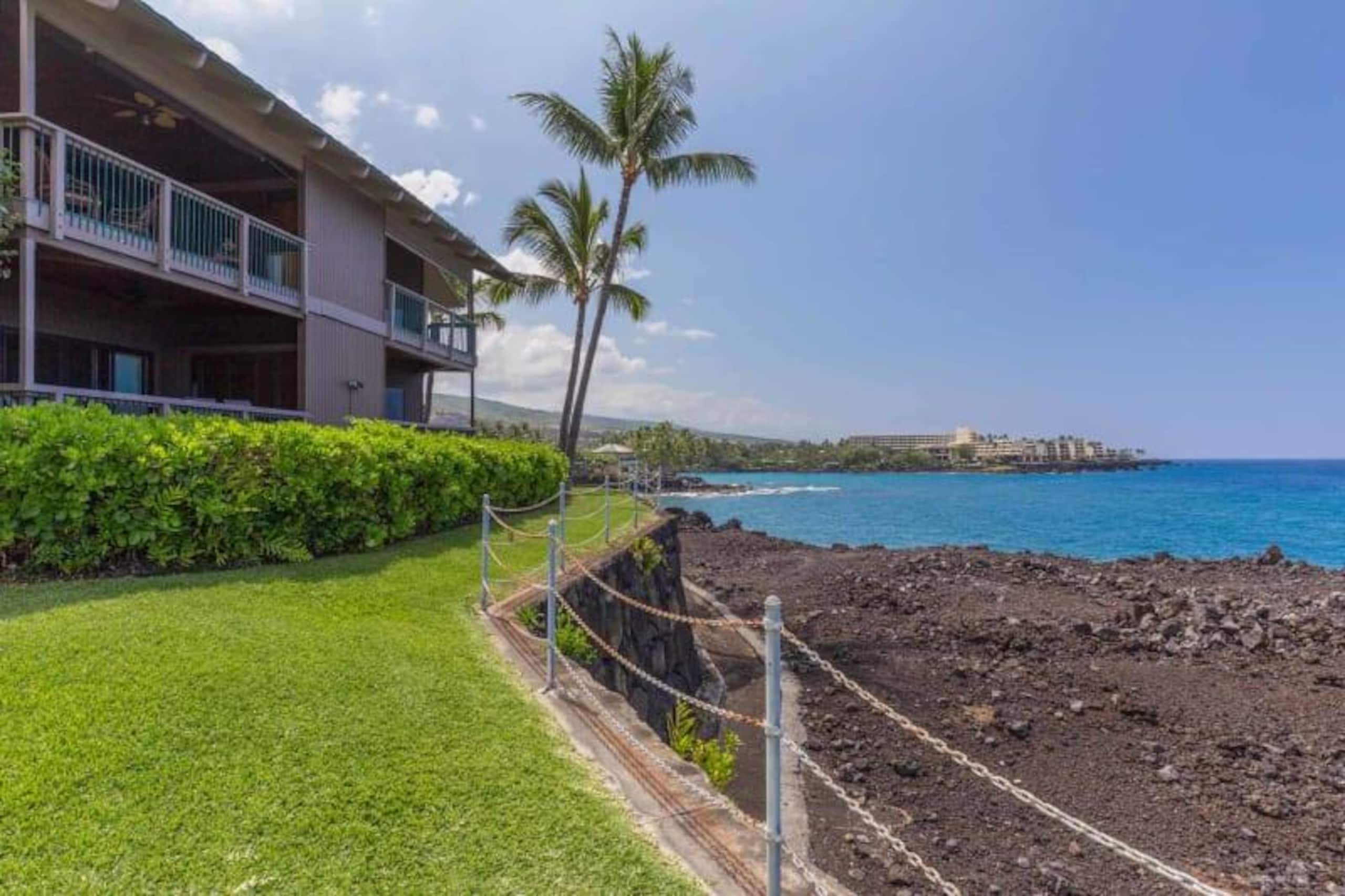 Condo in KAILUA-KONA · ★4.86 · 2 bedrooms · 2 baths - Image 30