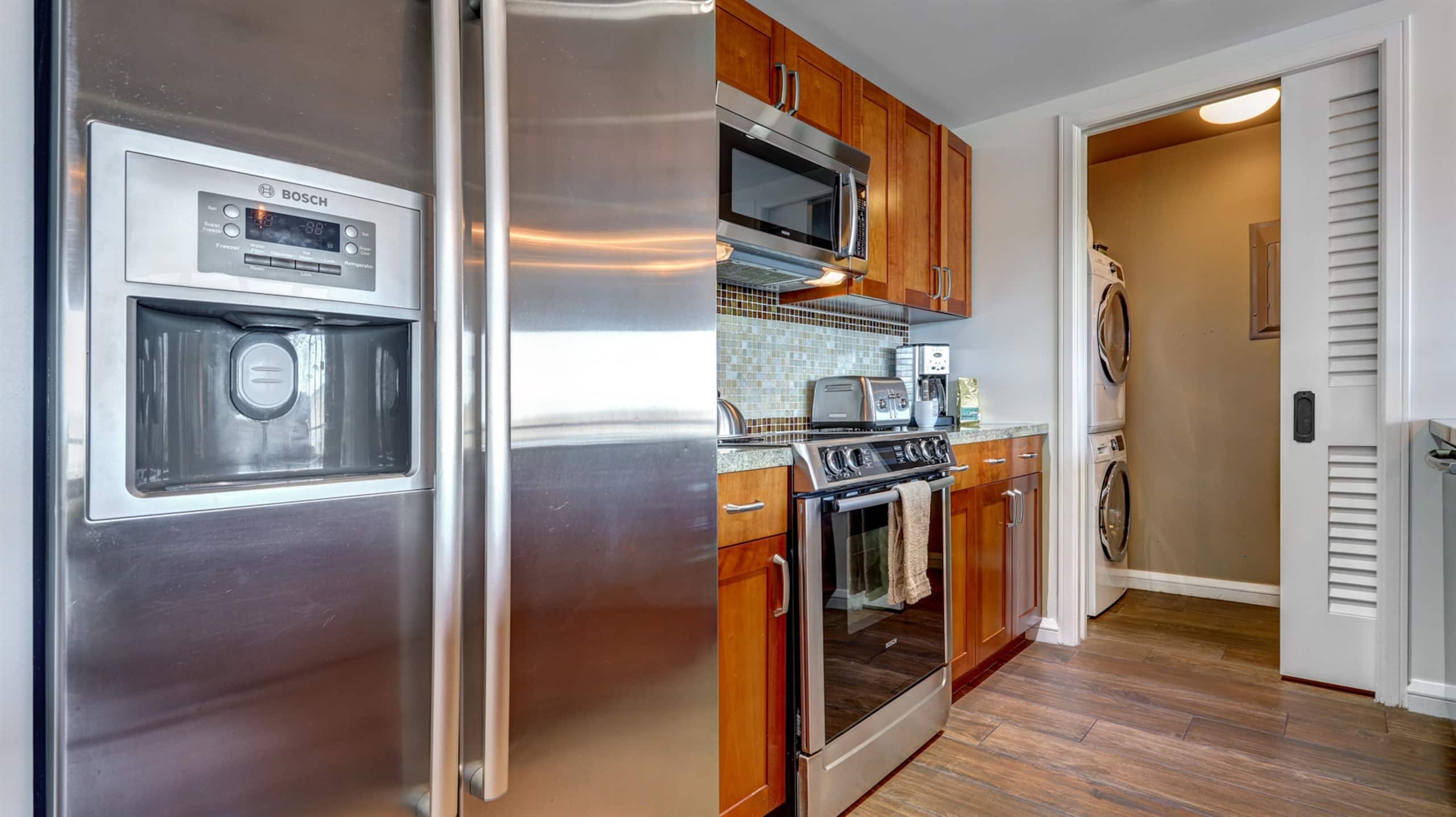 Condo in Lahaina · ★4.65 · 2 bedrooms · 3 beds · 2 baths - Image 13