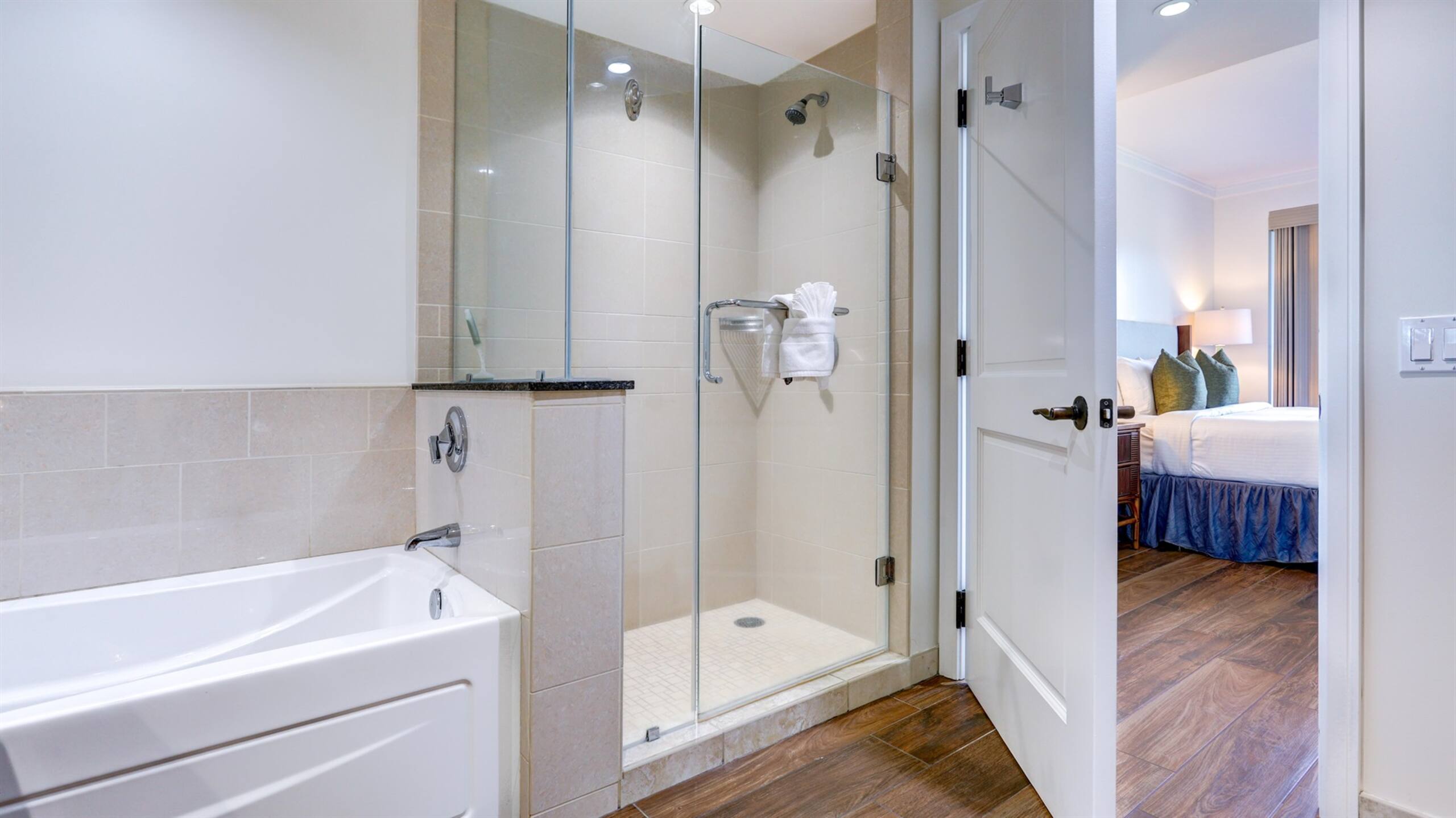 Condo in Lahaina · ★4.65 · 2 bedrooms · 3 beds · 2 baths - Image 20