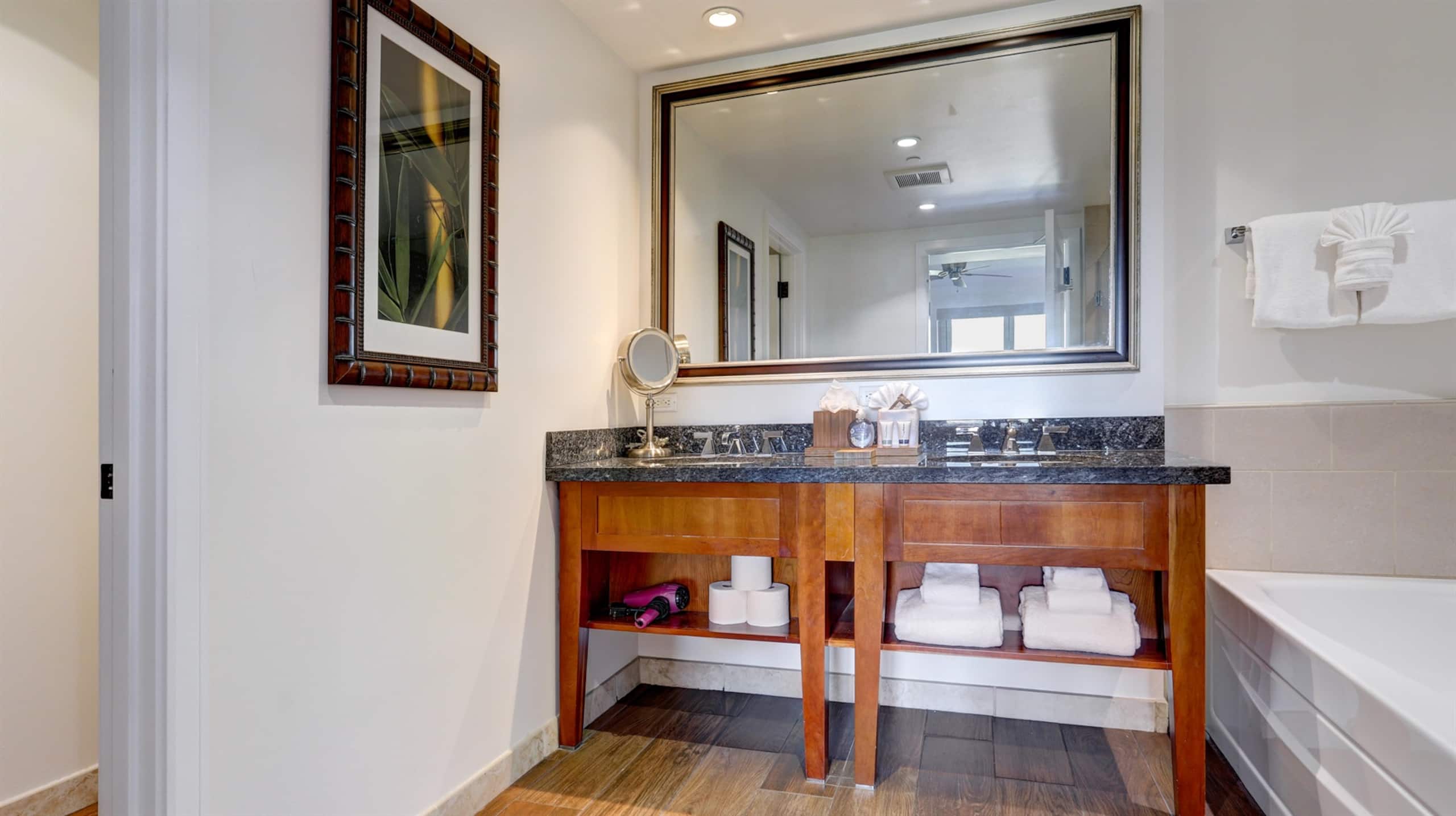 Condo in Lahaina · ★4.65 · 2 bedrooms · 3 beds · 2 baths - Image 18