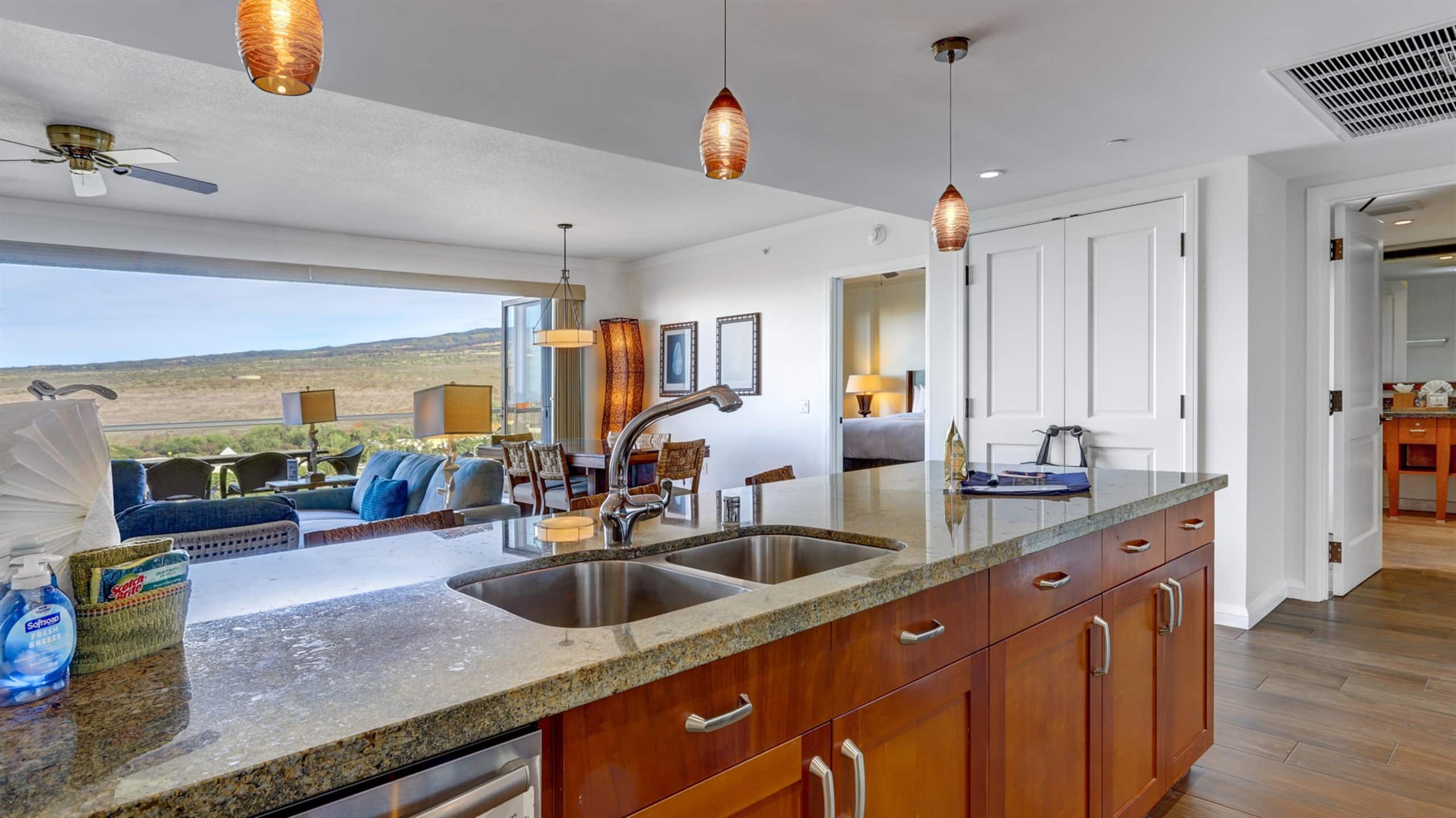 Condo in Lahaina · ★4.65 · 2 bedrooms · 3 beds · 2 baths - Image 11