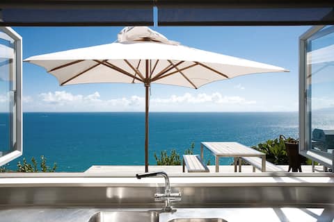 PAH VIEW HOUSE, ONETANGI : Coast and Country