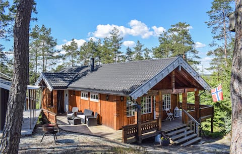 4 bedroom cozy home in Kornsjø