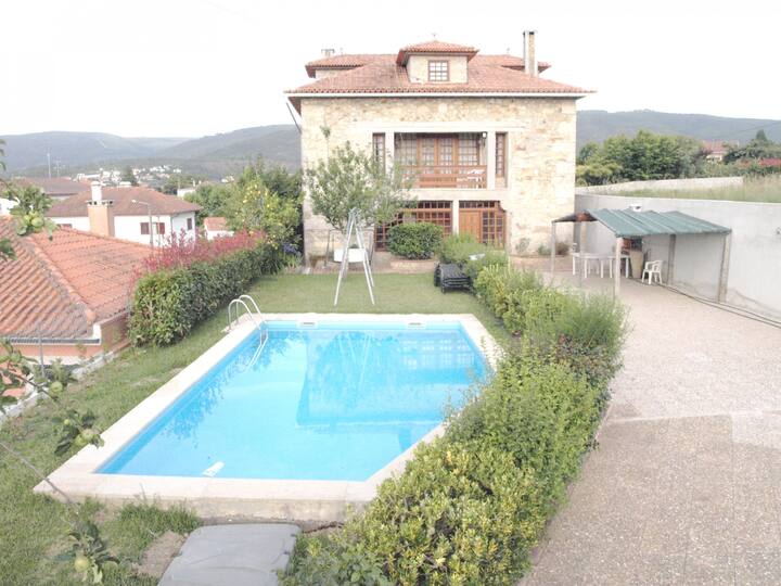 Cmn17v6 Friendly villa with swimming pool and local sosse
