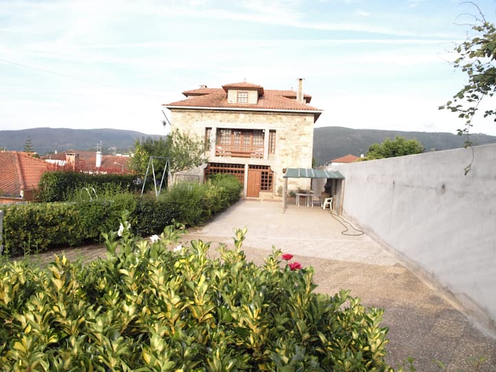 Cmn17v6 Friendly villa with swimming pool and local sosse