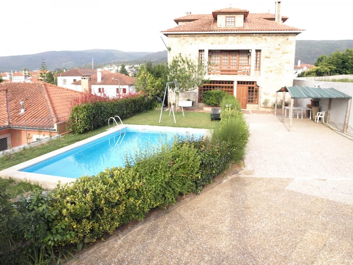 Cmn17v6 Friendly villa with swimming pool and local sosse