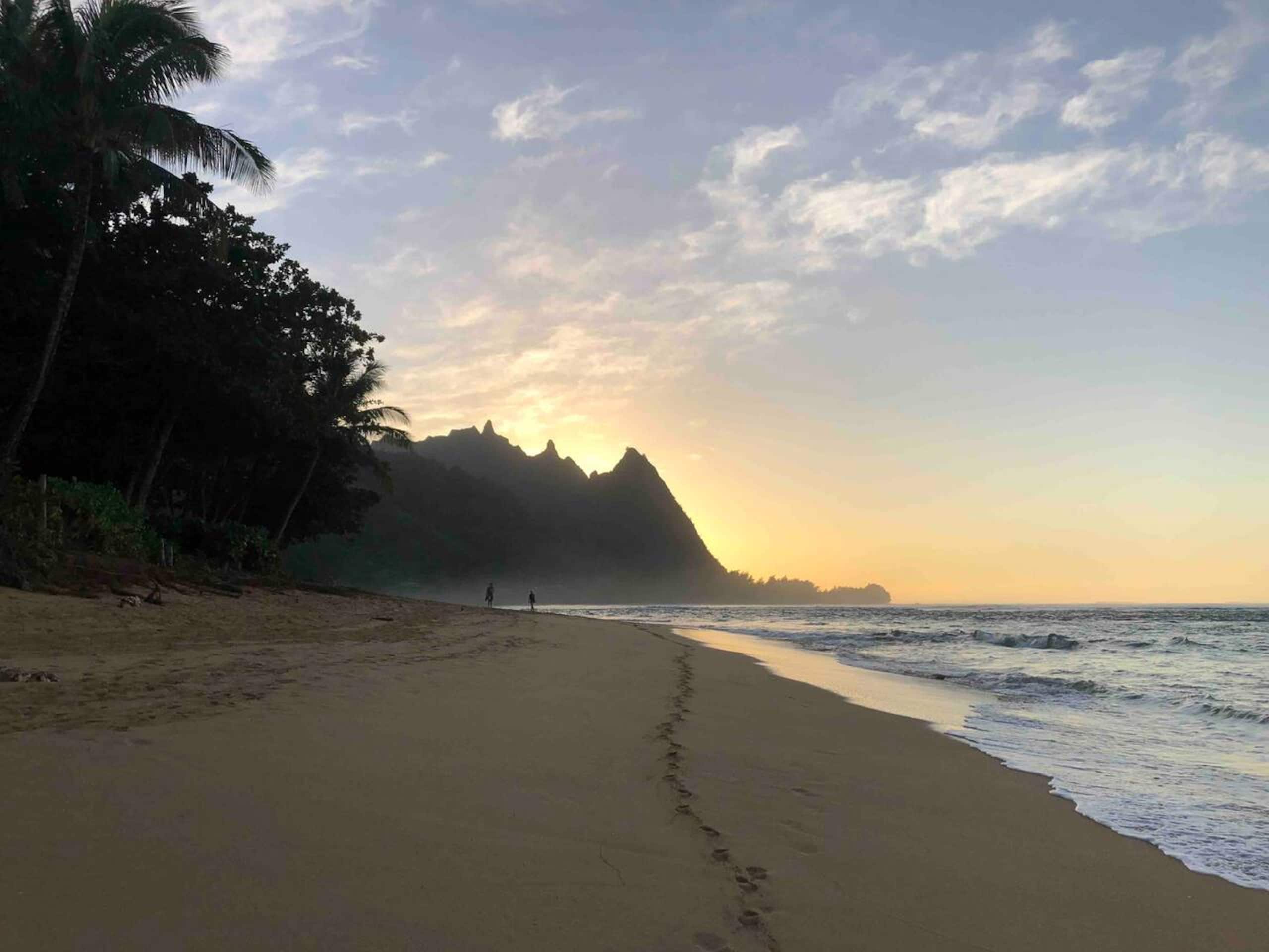 Princeville Top-Floor Retreat w/ AC & Pool  - Image 27