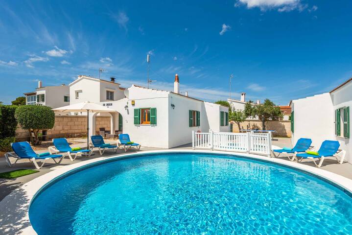 Las Petunias gallery image 3