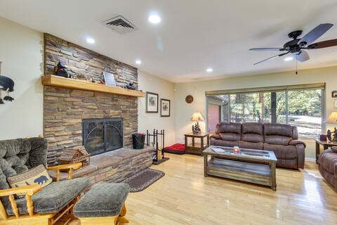 Dog-Friendly Home on Pinetop Lakes Course!