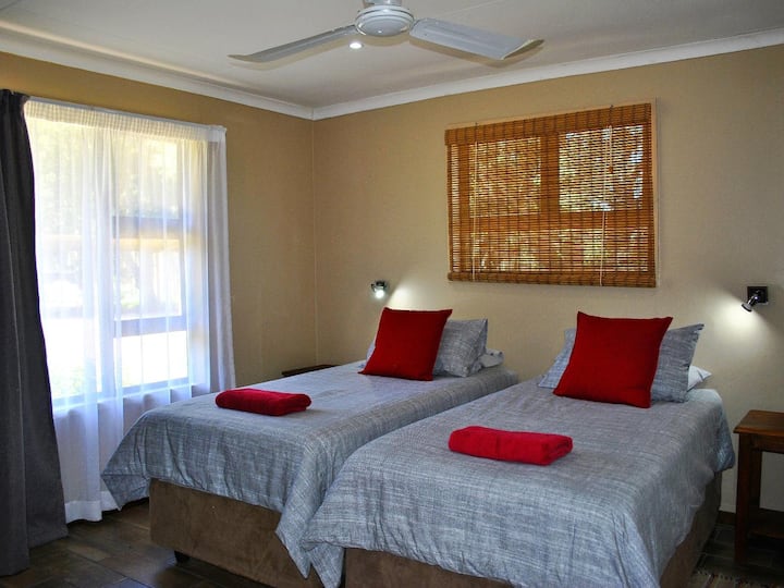 Kabinë 3 - 2 dhomë gjumi, 6 fotografi gjumi 4