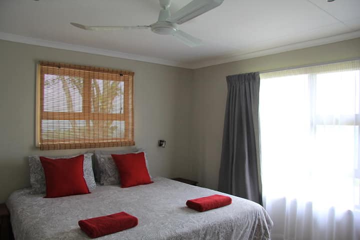 Kabinë 3 - 2 dhomë gjumi, 6 fotografi gjumi 13