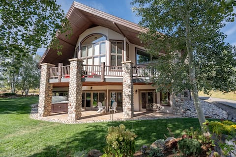Majestic Vista Chalet | Private Pool | Hot Tub