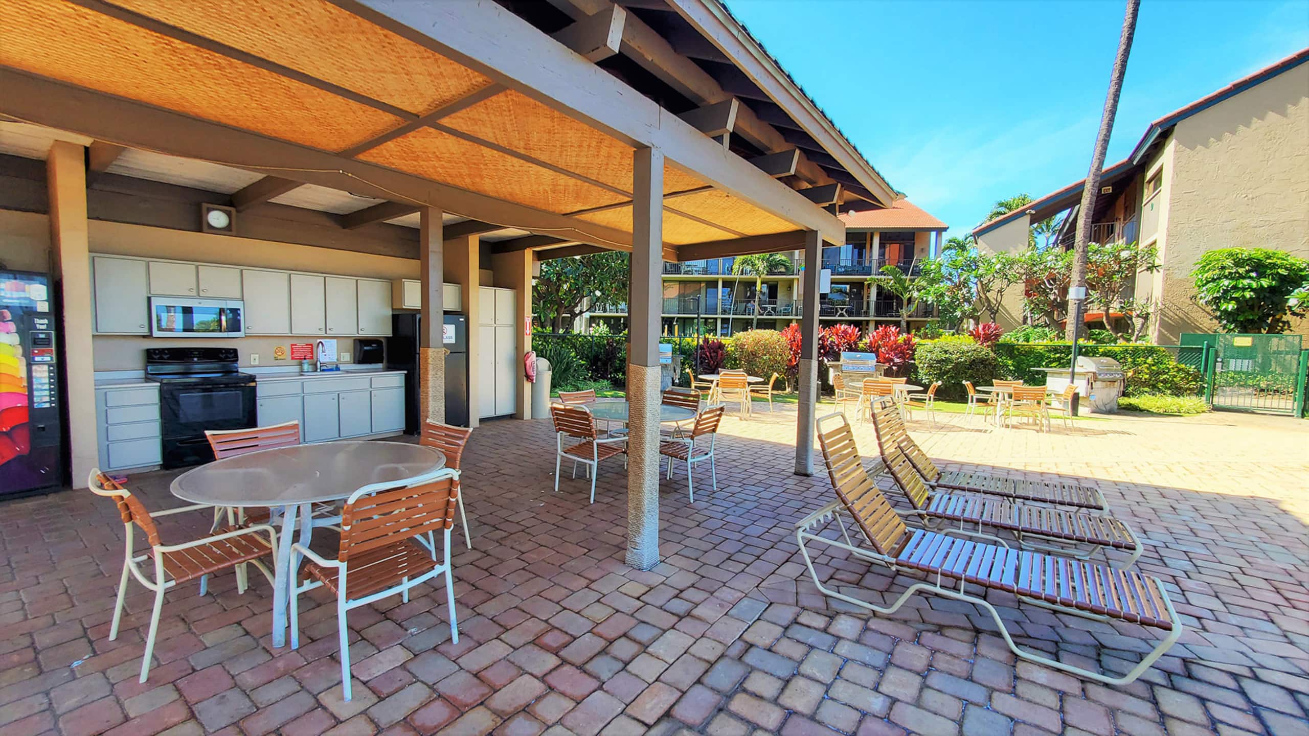 Beautiful oceanview one bd deluxe with FREE a/c - Image 19