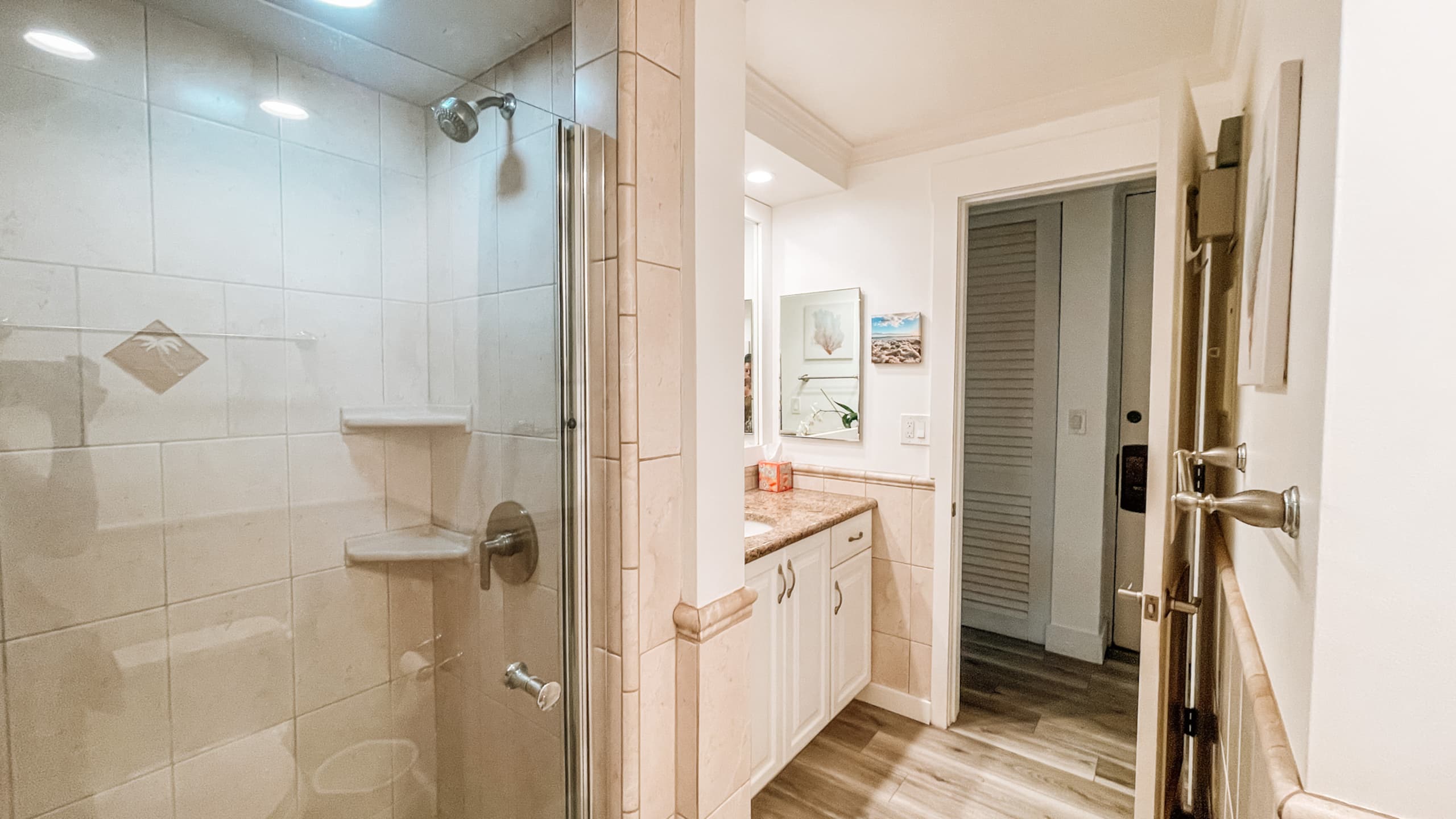 Beautiful oceanview one bd deluxe with FREE a/c - Image 17