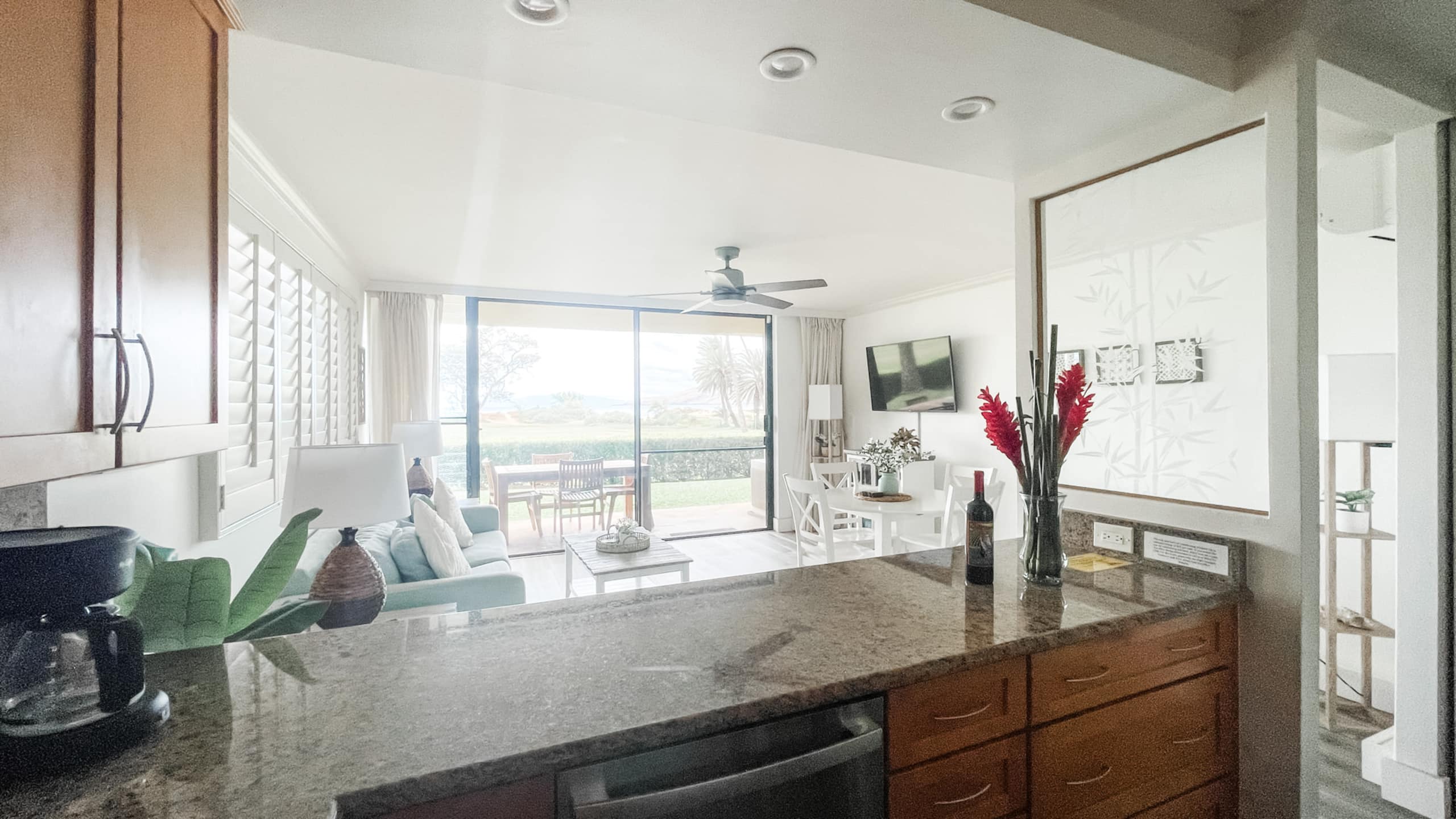 Beautiful oceanview one bd deluxe with FREE a/c - Image 13