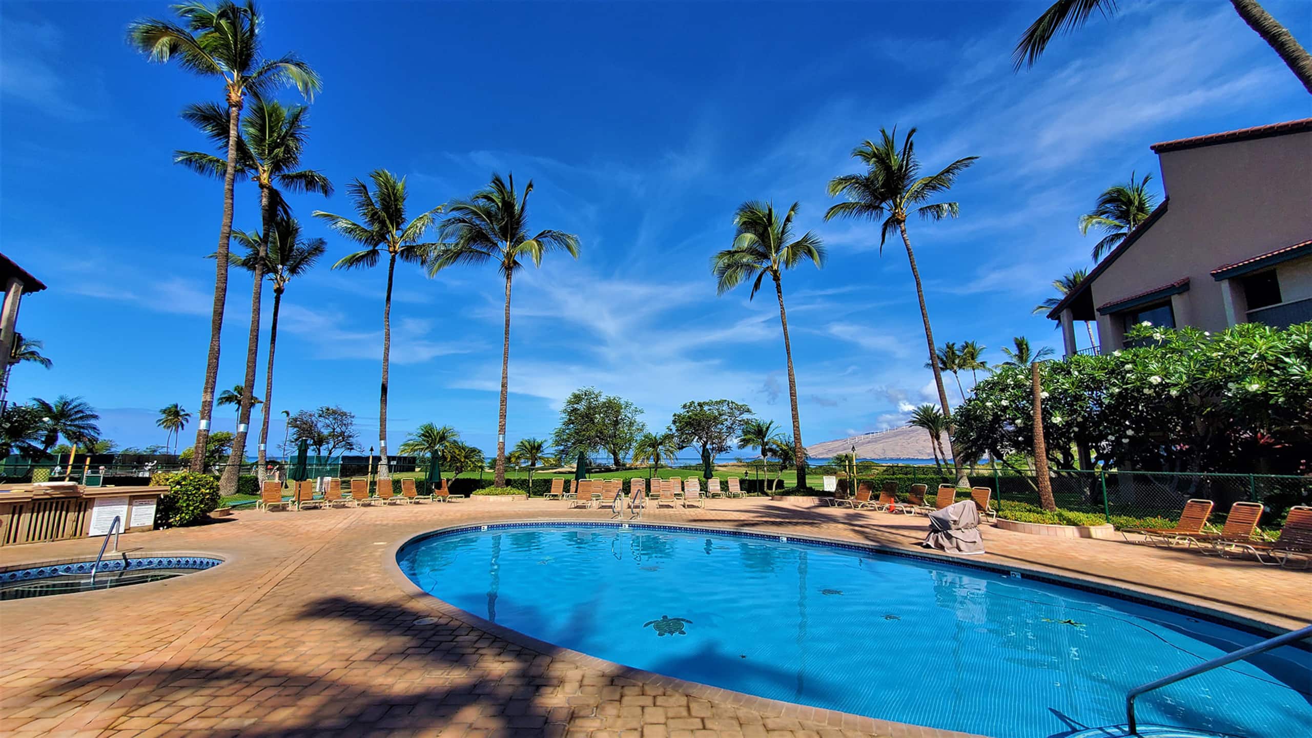Beautiful oceanview one bd deluxe with FREE a/c - Image 18