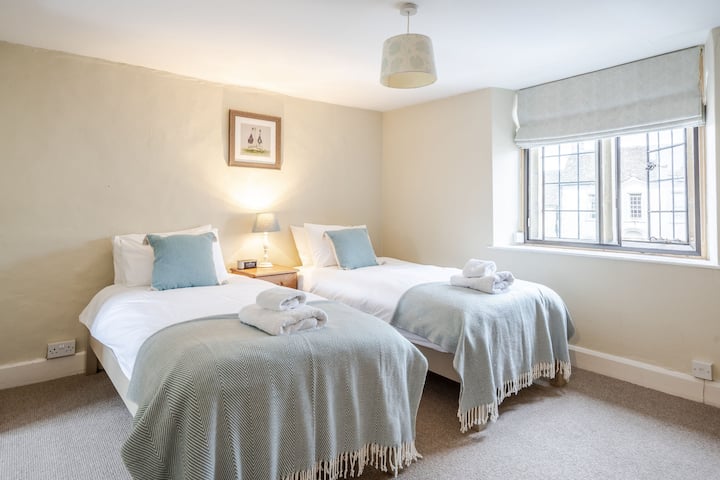 First floor bedroom with option of twin beds or a super king size 