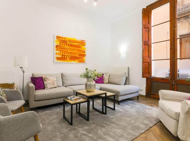 GREAT SPACIOUS APARTMENT IN THE GOTHIC QUARTER gallery image 4