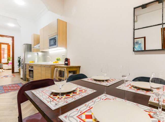 GREAT SPACIOUS APARTMENT IN THE GOTHIC QUARTER gallery image 5