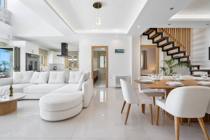 Villa Athena – Heated Pool Pickleball Court gallery image 3