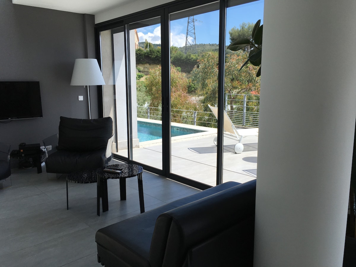 วิวสระว่ายน้ำ