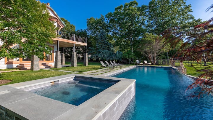 Bay-view Architectural Masterpiece Su Hog Creek, Guarda Tramonti Acquerello Da Una Piscina A Sfioro - Hamptons, NY