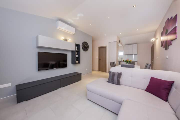 Apartments Savin - Two Bedroom Apt With A Sea View - Šibenik