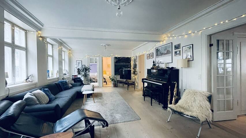 Fiolstræde – Family House On The Pedestrian Street gallery image 2