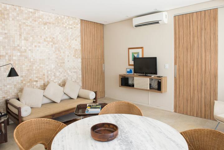 Penthouse Oasis in Copacabana ilive034 gallery image 3