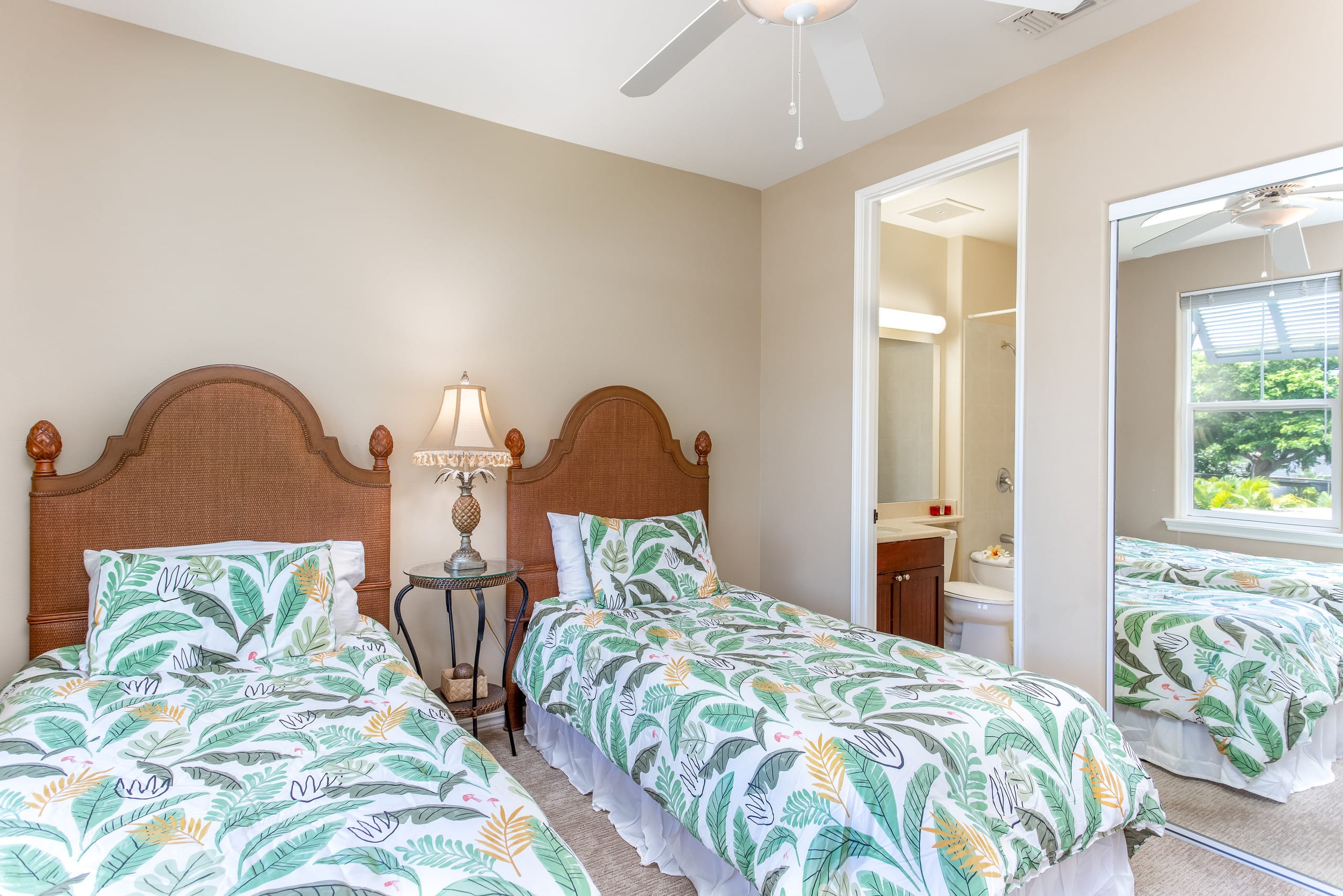 3bdrm Townhome near to Shops, Dining & Beach - Photo 11