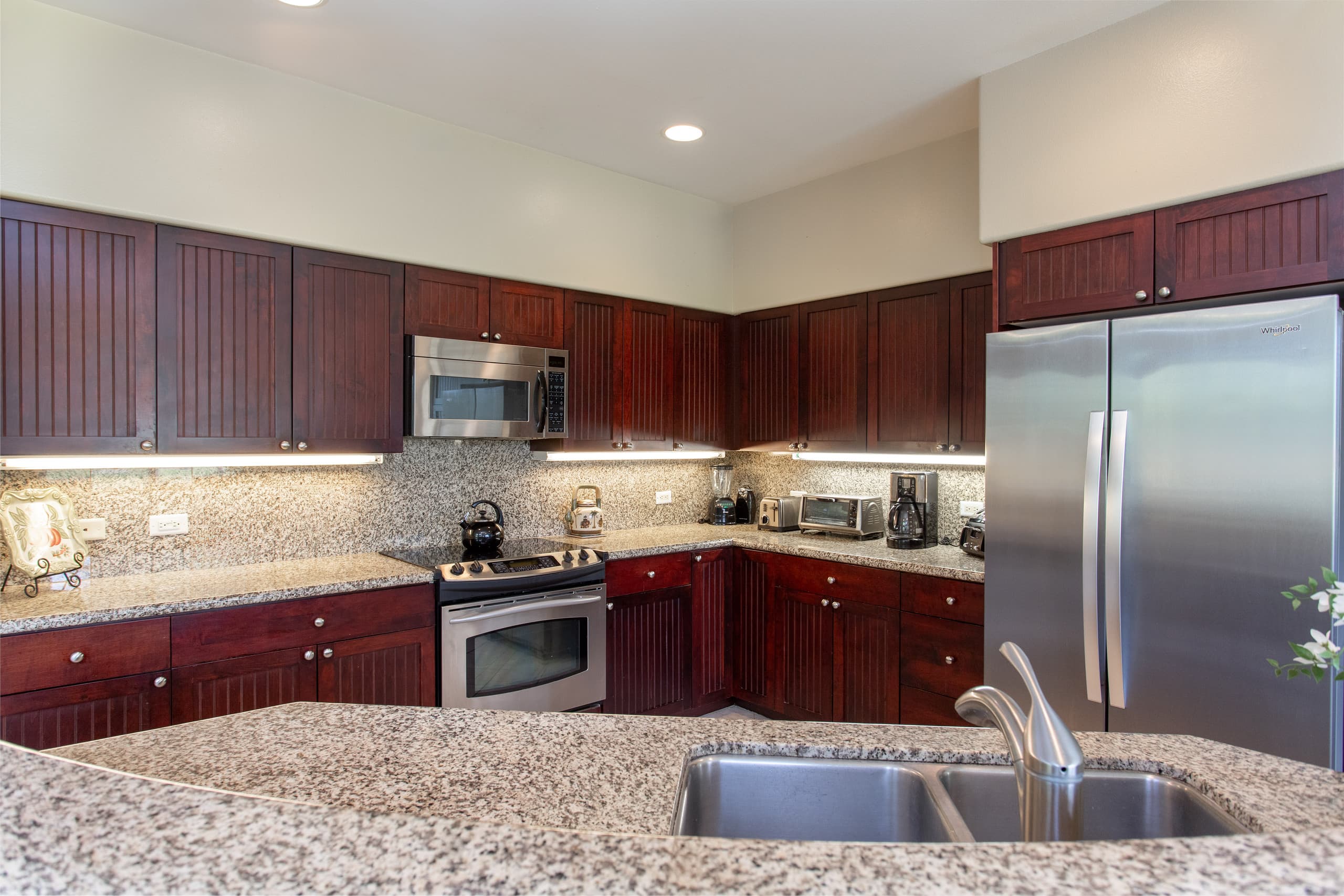 3bdrm Townhome near to Shops, Dining & Beach - Photo 4
