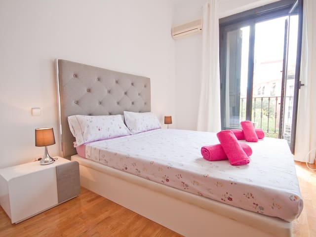 Bright Central Apt w/summer pool – Sol/Plaza Mayor