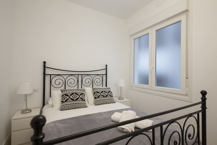 Easo Suits Family Friends gallery image 3