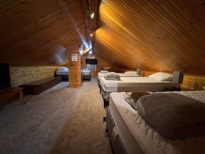 bedroom 4/loft
