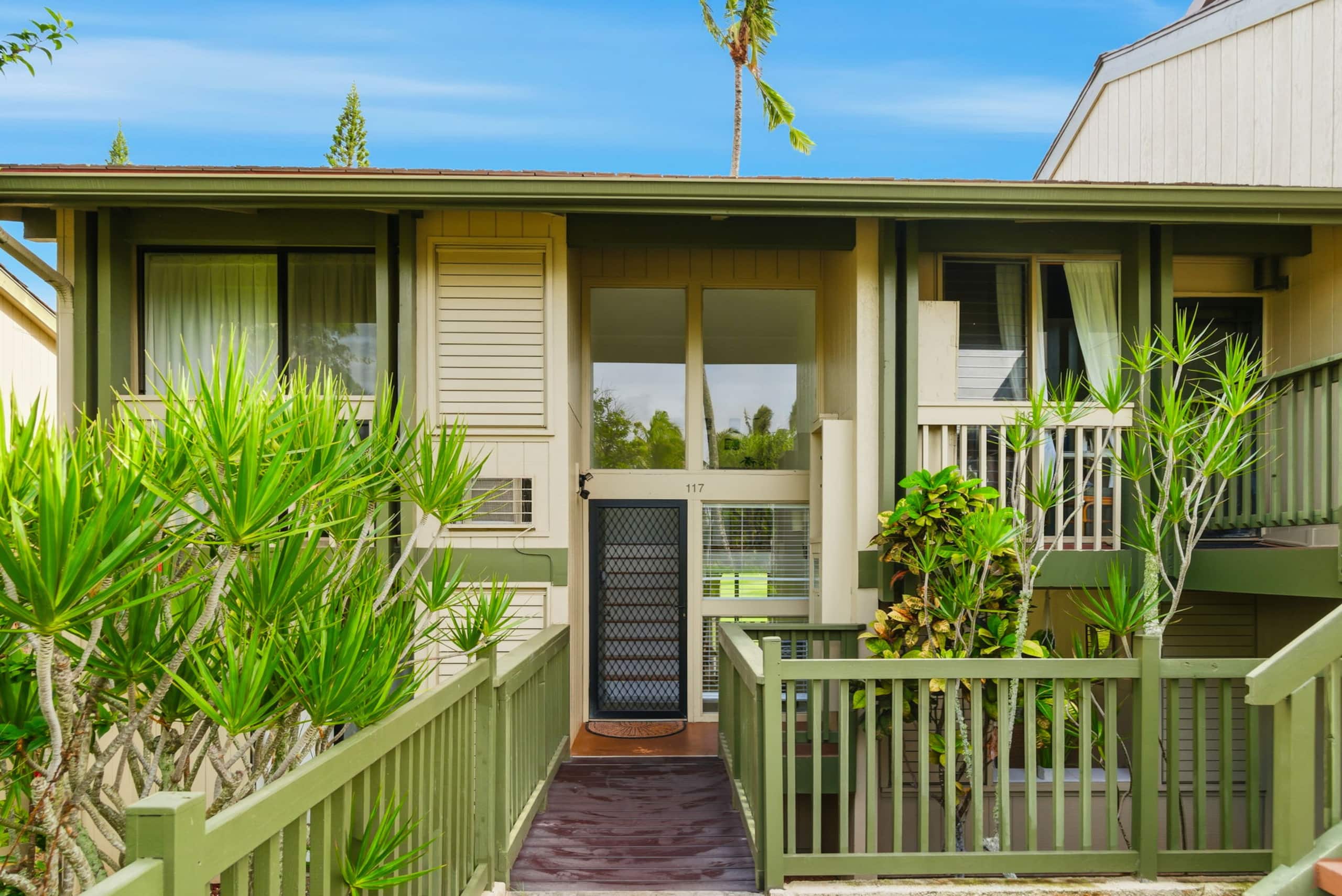 Condo in Kahuku · ★4.65 · 3 bedrooms · 4 beds · 2 shared baths - Image 4
