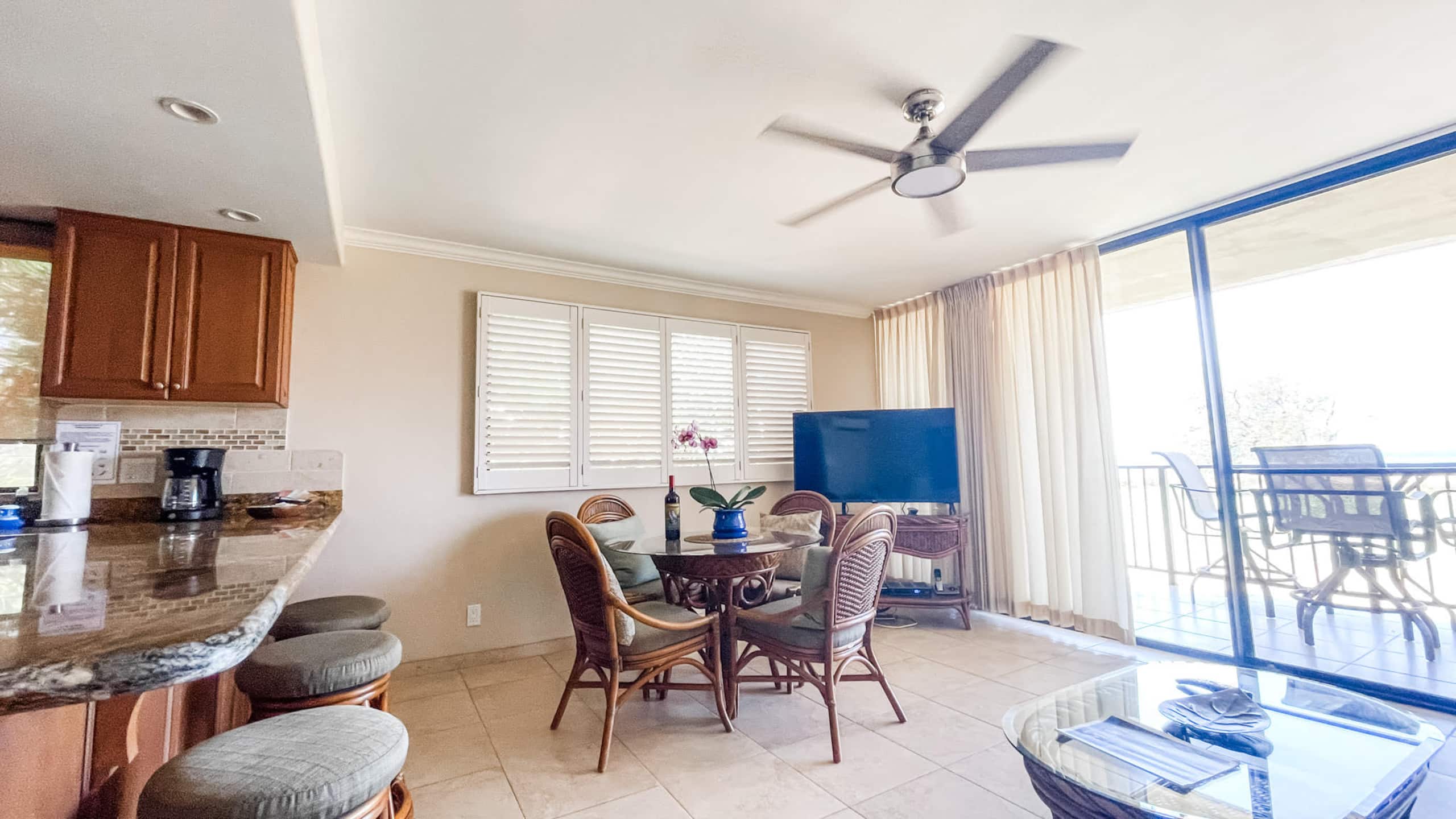 Remodeled One bd Ocean, AC, wifi, pool A201 - Image 6
