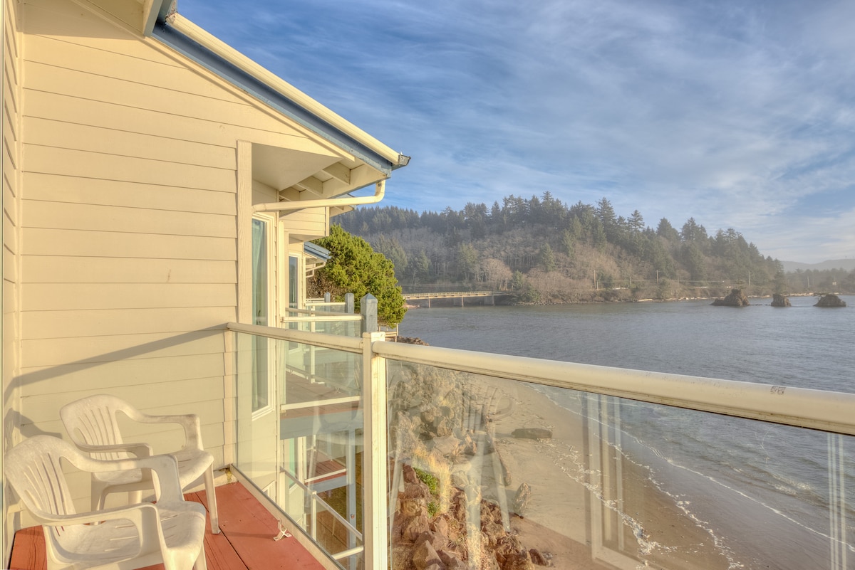 Panoramic Views-Bay Front Condo-Dock of the Bay - Condominiums for
