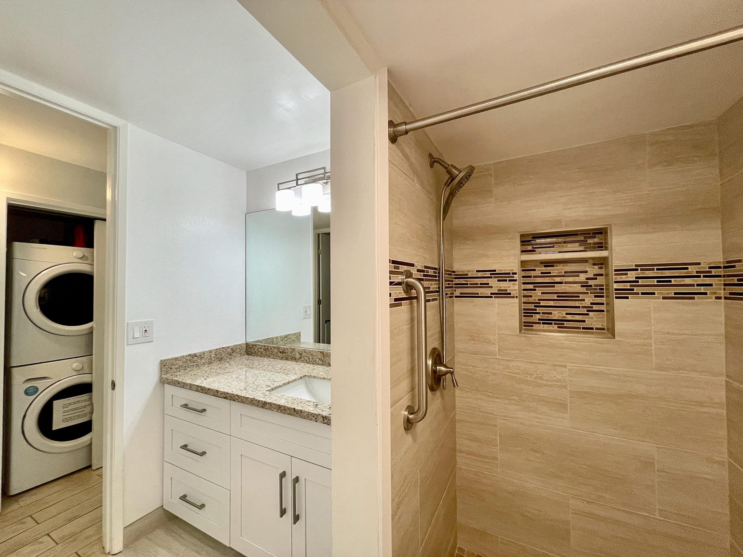 Beautiful One BD Ocean, AC, wifi, pool  A202 - Image 7