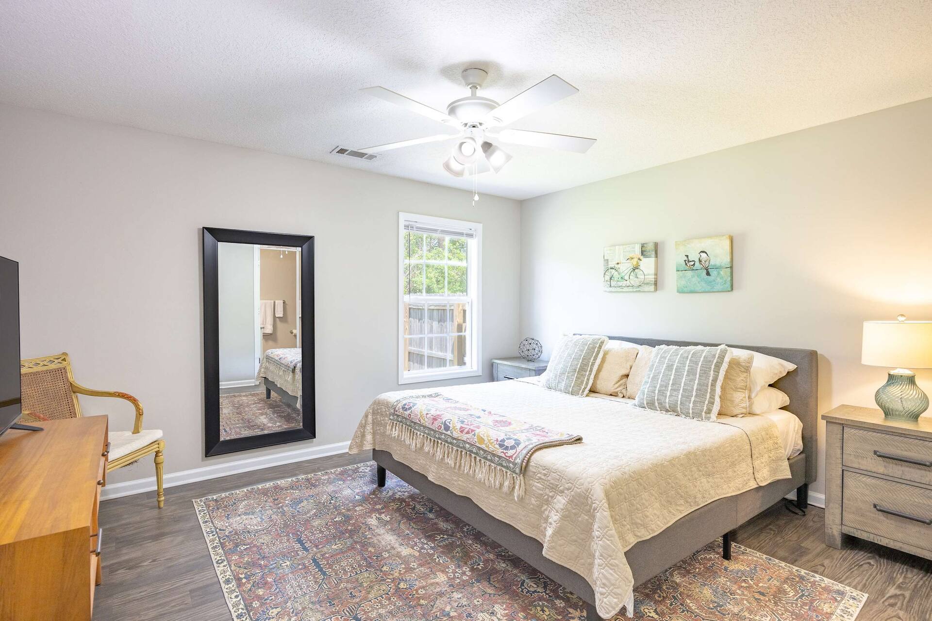 Cozy and Contemporary Villa 1 Mile from GSU — photo 5