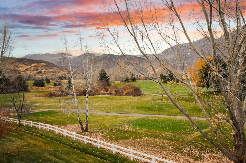 Winter & Summer Mountain Fun - Wintergreen 3203