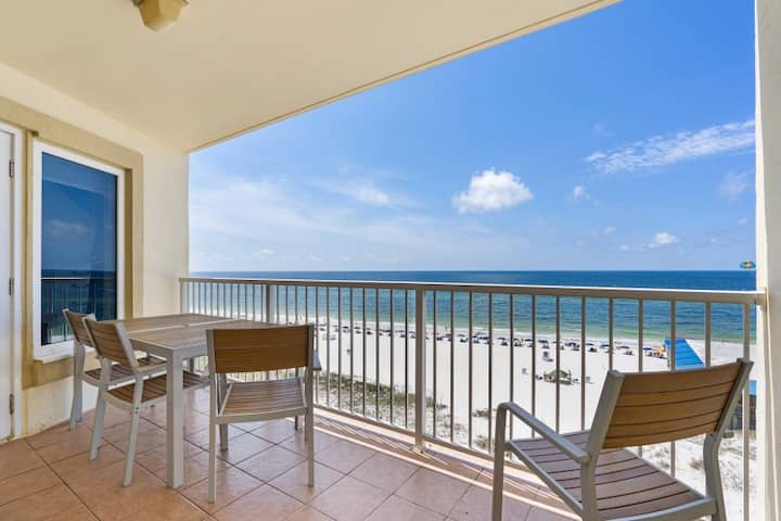 Beachfront In Gulf Shores W/ Pool | Sleeps 6 - Gulf Shores, AL