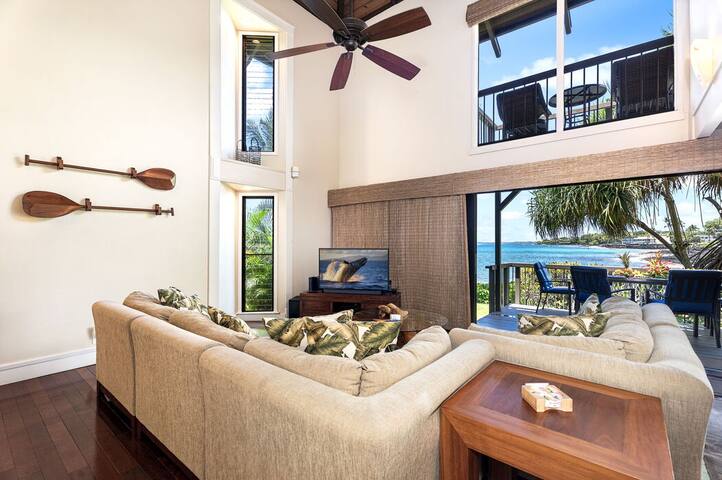Beautiful Oceanfront | Air-Conditioned | Sleeps 6! gallery image 2