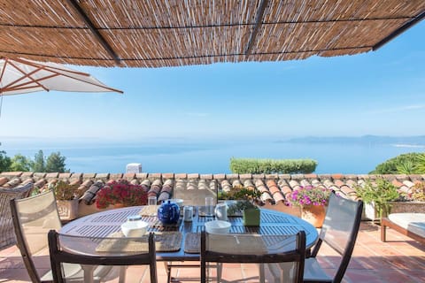 Two-bedroom l panoramic sea-view l comfortable l p
