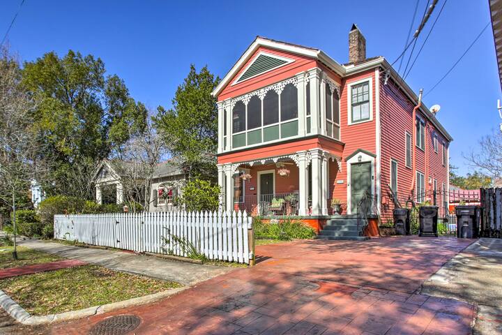 2 Mi to French Quarter: NOLA Getaway w/ Porch!
