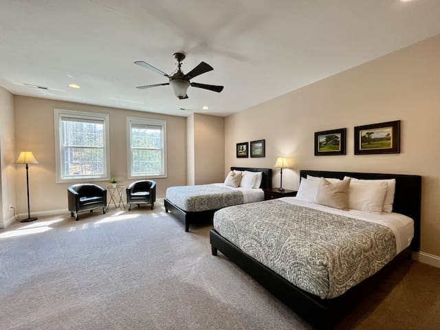 Luxury Mountain Home near Biltmore & Breweries gallery image 2